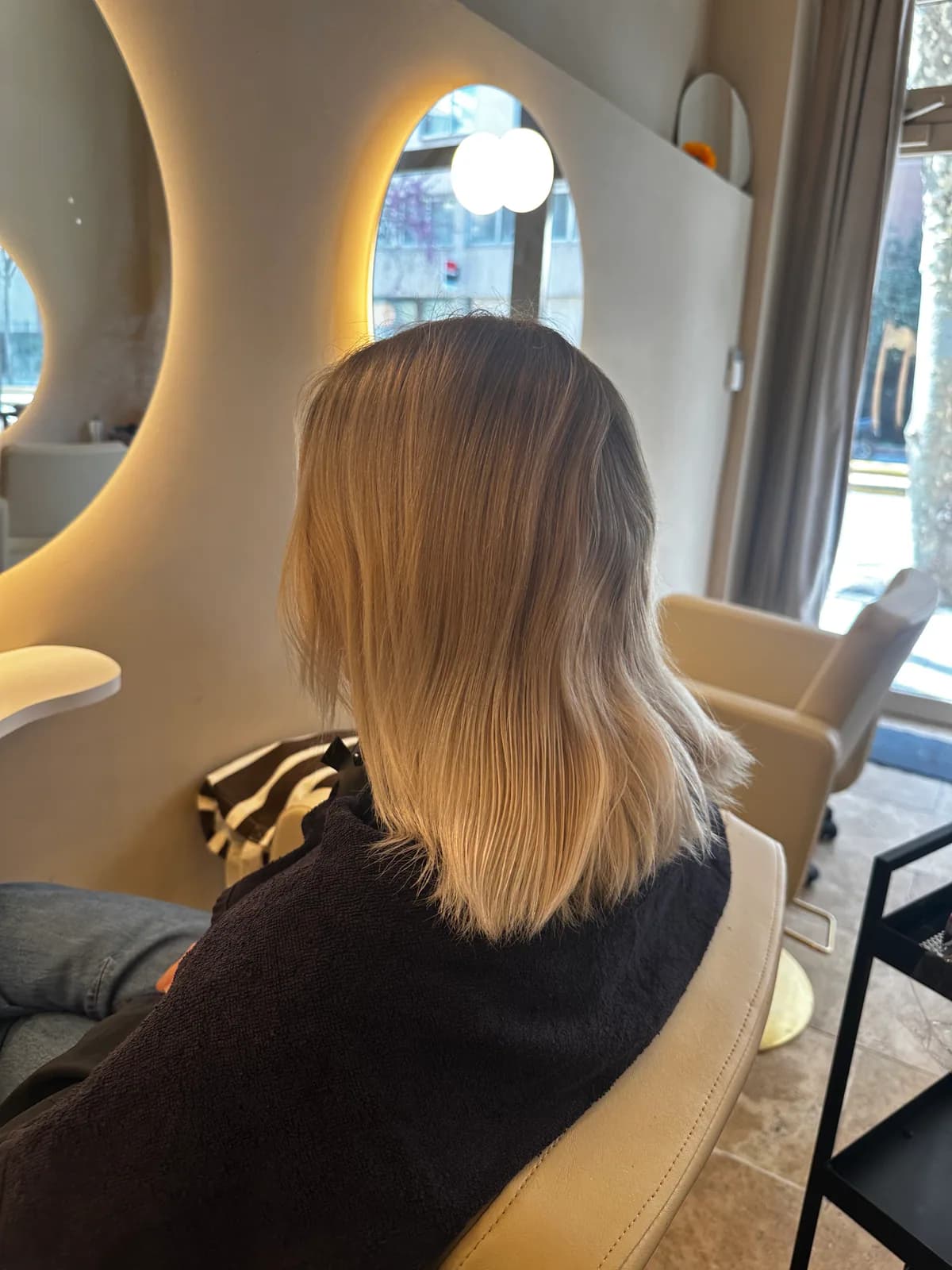 Avant un rééquilibrage de blond sur coupe au carré chez Pure Beauté à Nice
