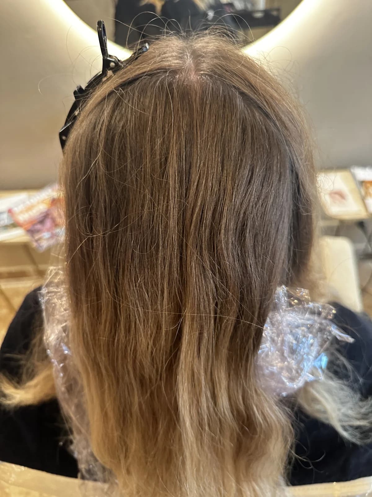 Avant balayage Air Touch : base naturelle blond foncé photographiée chez Pure Beauté à Nice